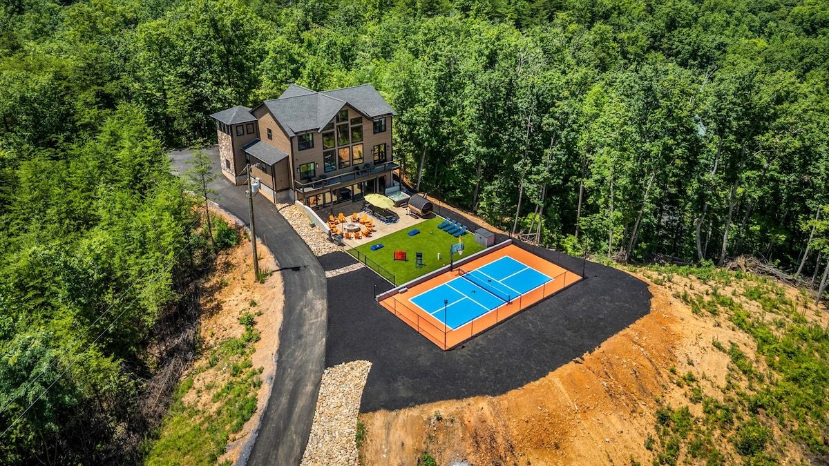 Gatlinburg Indoor Pool Lodge, project photo 1